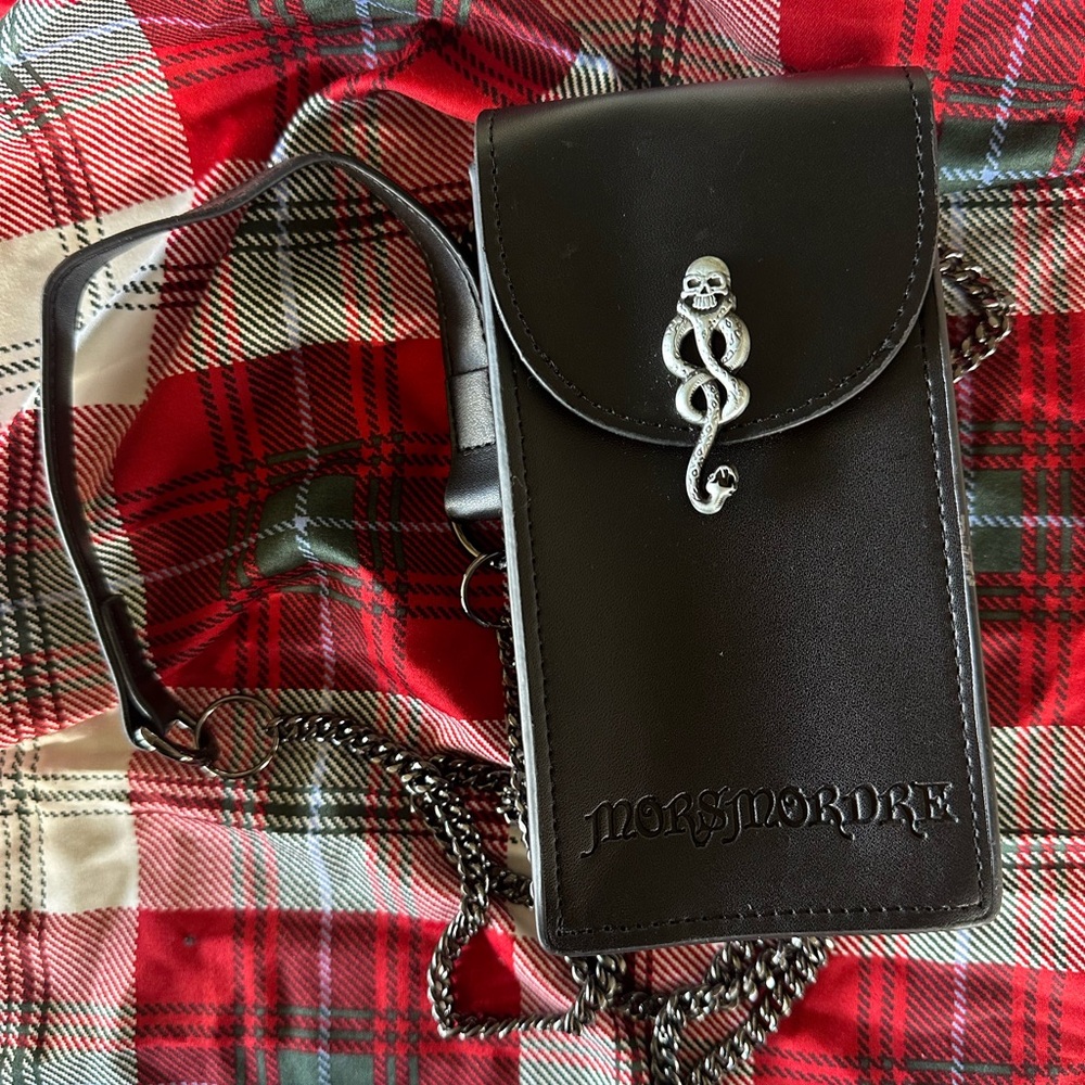 Warner Bros Black Crossbody Bag Sleek Design